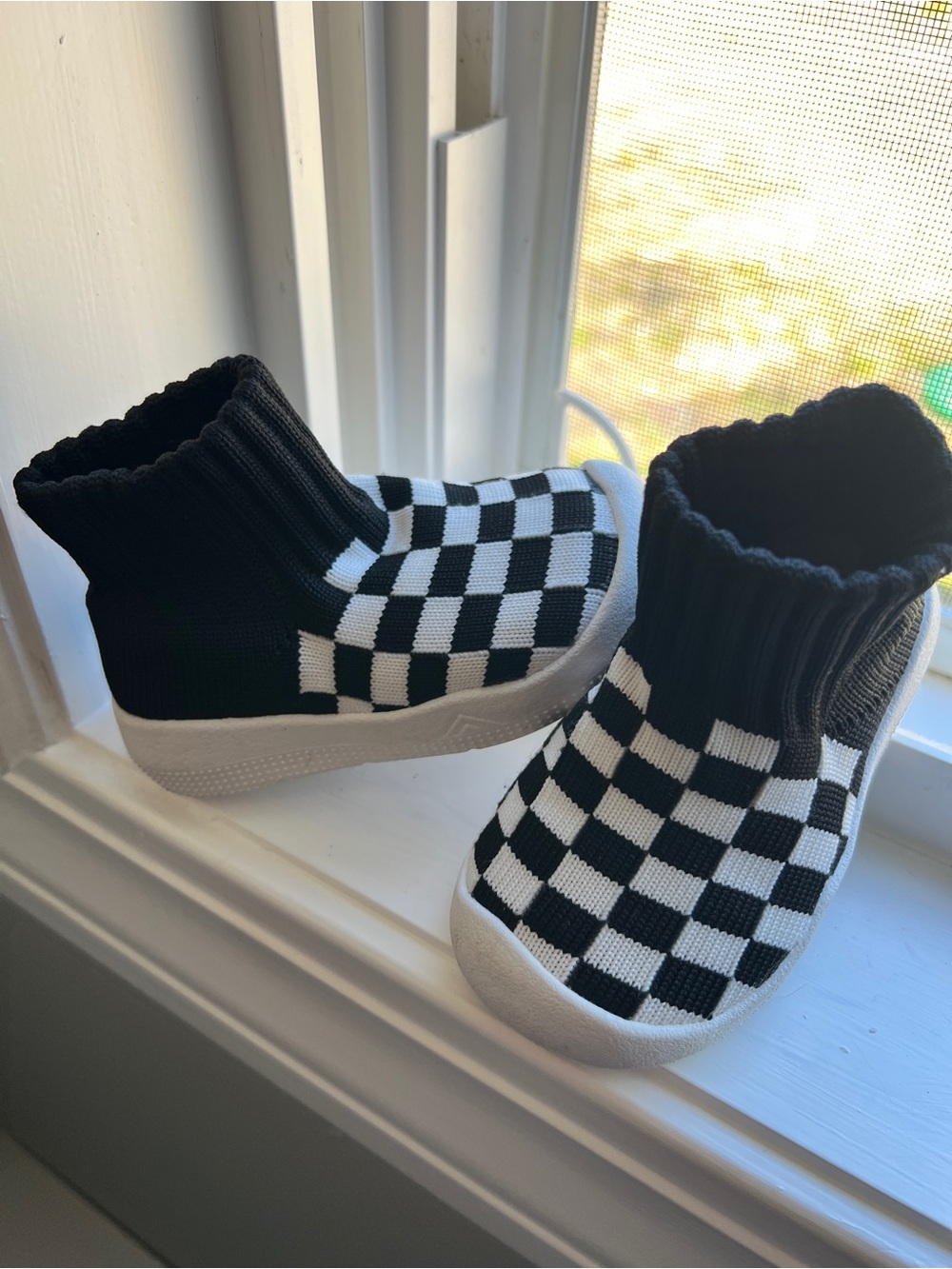 Baby Checkerboard Knit Slip-On Sneakers - Black & White 🖤🤍 - Picture 2 of 2